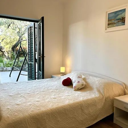 Center - With Private Terrace 2