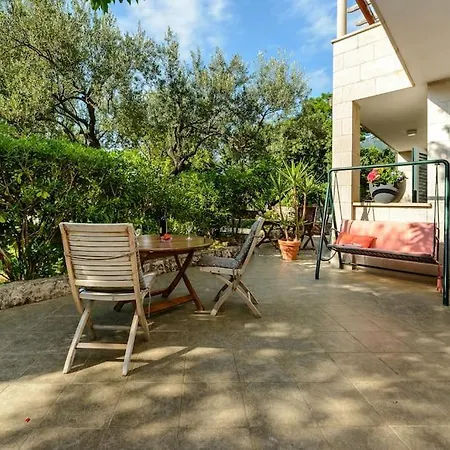 Apartment Center - With Private Terrace 2 Cavtat