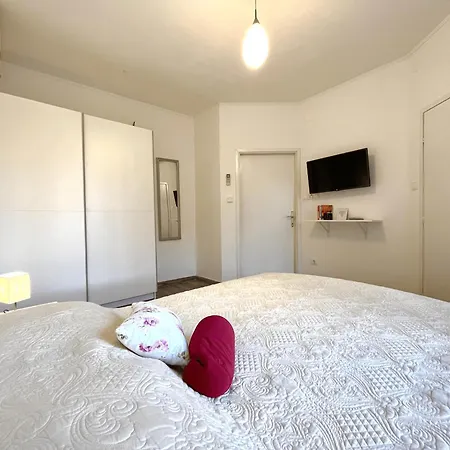 Center - With Private Terrace 2 *