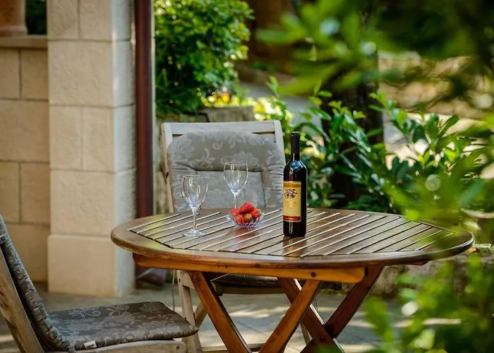 Appartement Center - With Private Terrace 2 *