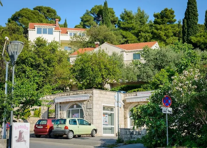 Center - With Private Terrace 2