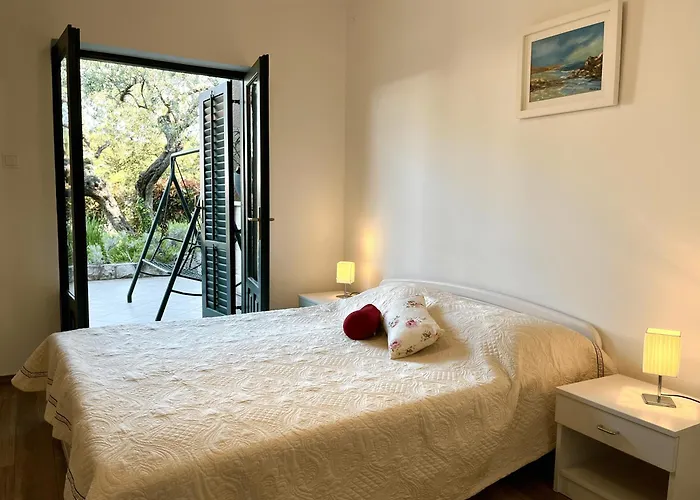 Center - With Private Terrace 2